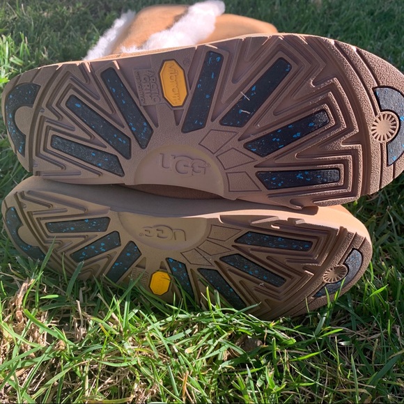 ugg arctic grip boots